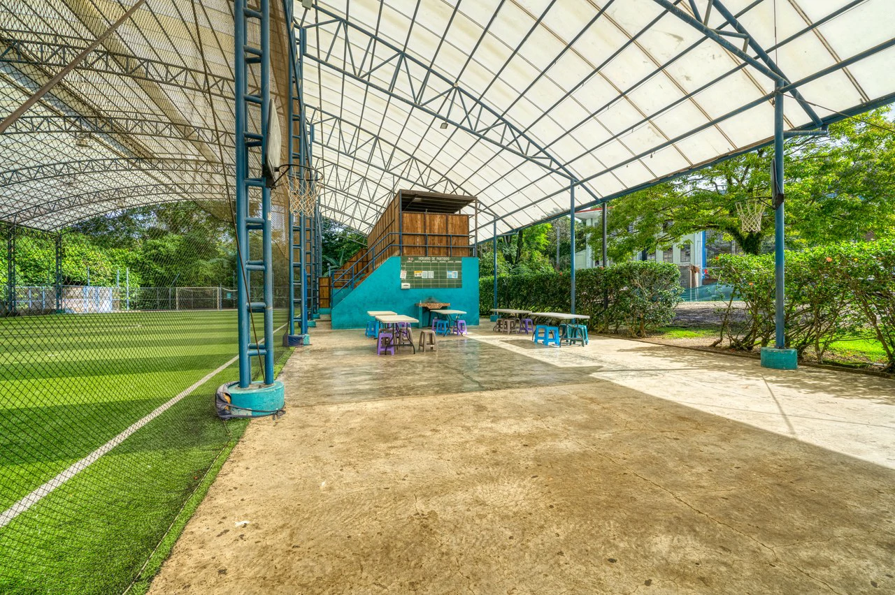 THRIVING SPORTS AND COMMERCIAL BUSINESS WITH OWNER FINANCING OPTION: Rincon Uvita - Gallery image 4