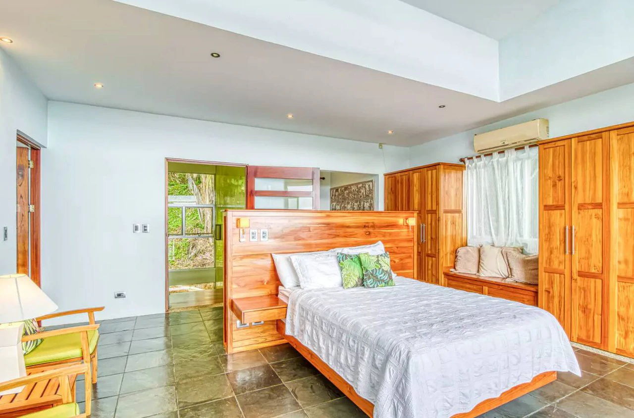 2.4 ACRES – 3 Bedroom Main Home Plus 1 Bedroom Casita And Cabina, Luxury Ocean View Property, 15min to Dominical!!: Near the Coast and Mountain House For Sale in Lagunas - Gallery image 20