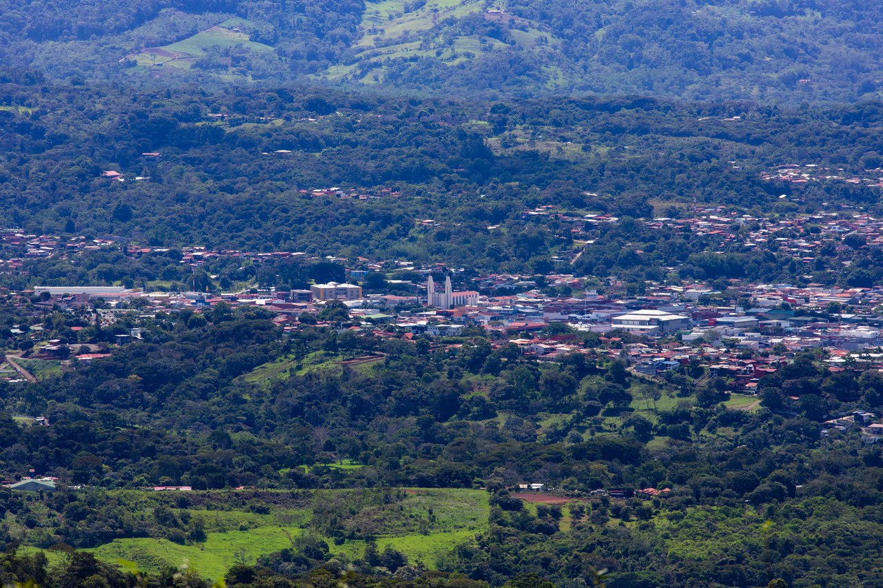 12 Acre Fruit Farm Above San Isidro City Lights Chirripó Views and Deep Well Water - Gallery image 3