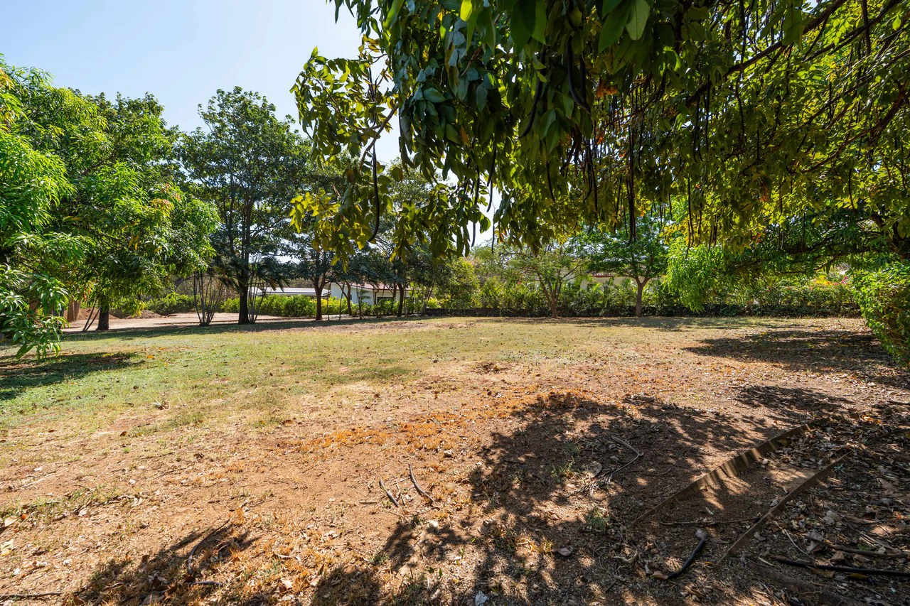 La Norma Lot 18: Build Your Dream Home Right In Tamarindo! Beautiful Flat 983m2 Lot For Sale In Gated Community! - Gallery image 2