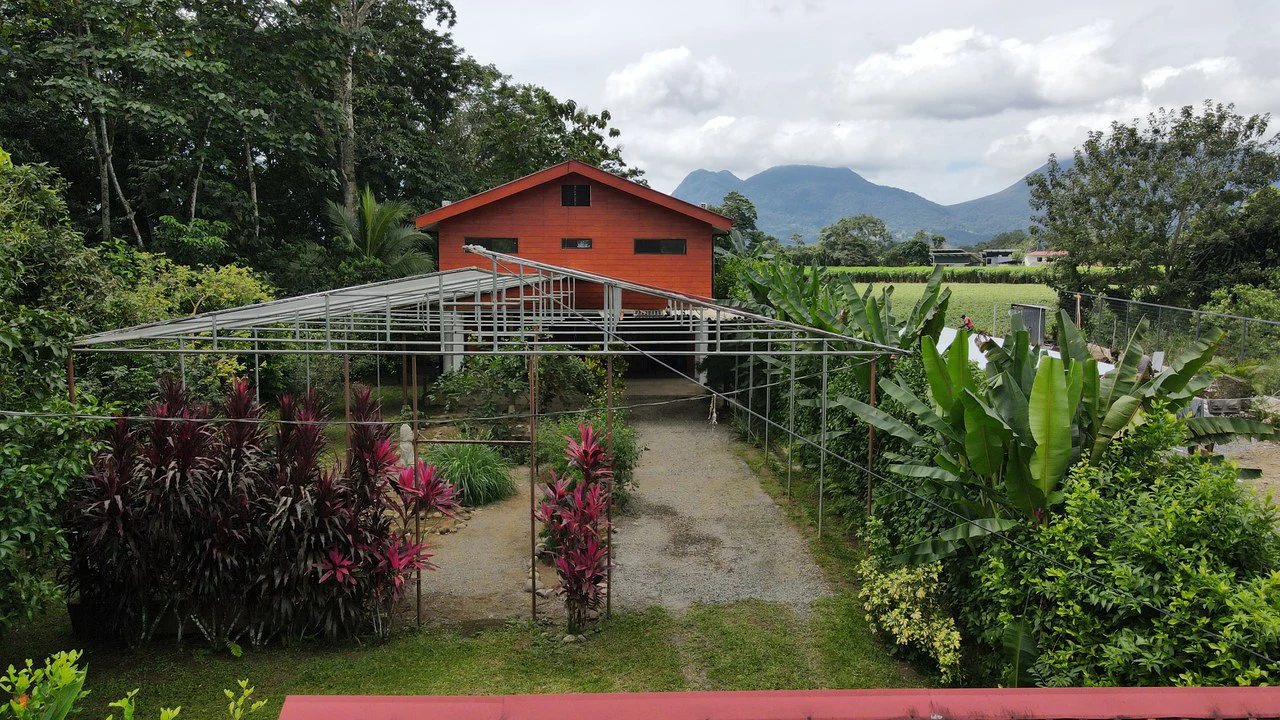 Private EcoQuintas Residence with Exceptional Volcano & Nature Views - Gallery image 2