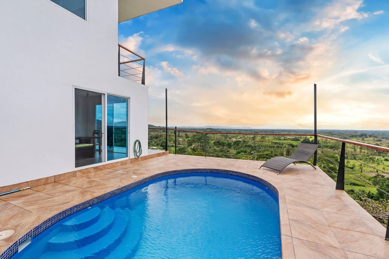Casa Sol: Exceptionally Private Home with Panoramic Ocean, Mountain & Sunset Views - Gallery image 28