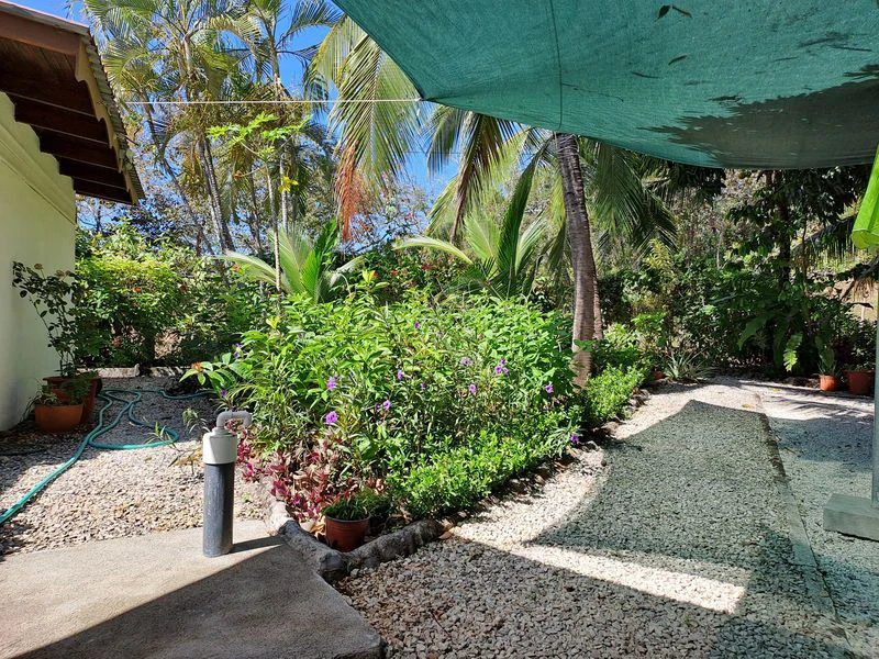 Casa Bella Montana: Charming Mountain View Home - a Slice of Paradise with Spectacular Mountain Views, New Custom Salt Water Designer Pool, and Detached 2 Car Garage with Workshop - Gallery image 28