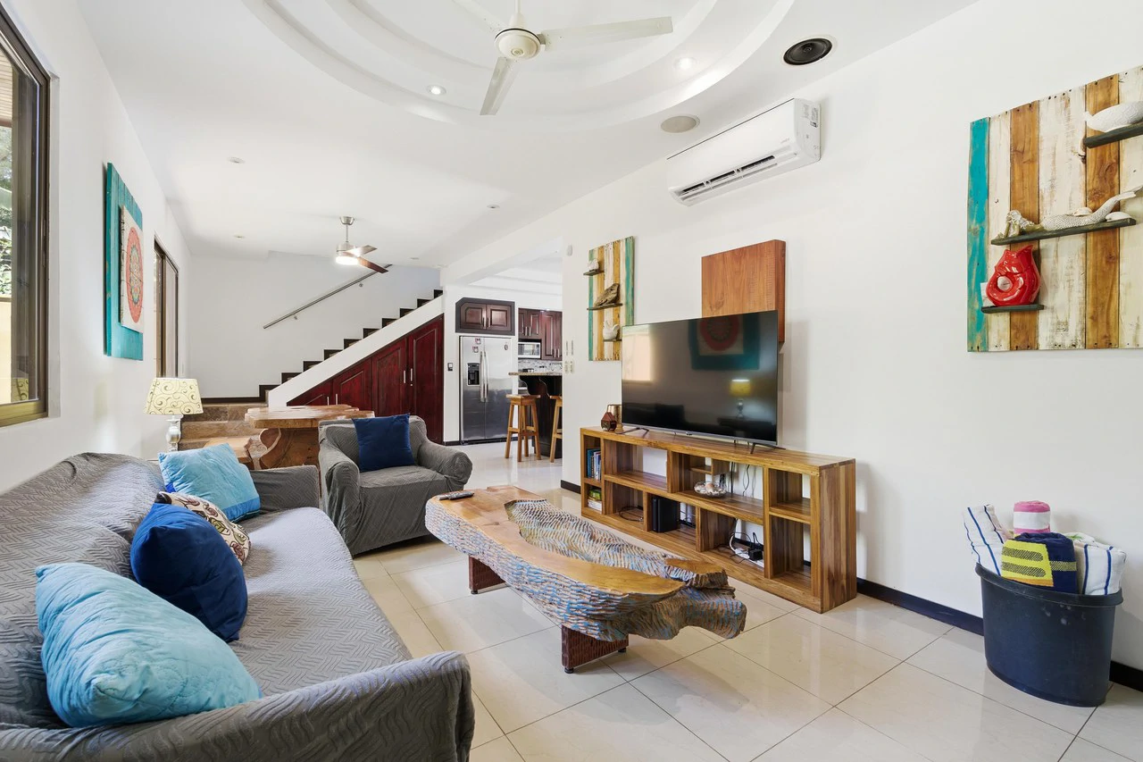 Casa Plumeria: Tropical 4-Bedroom Retreat with Pool Just Steps to Potrero Beach - Gallery image 3