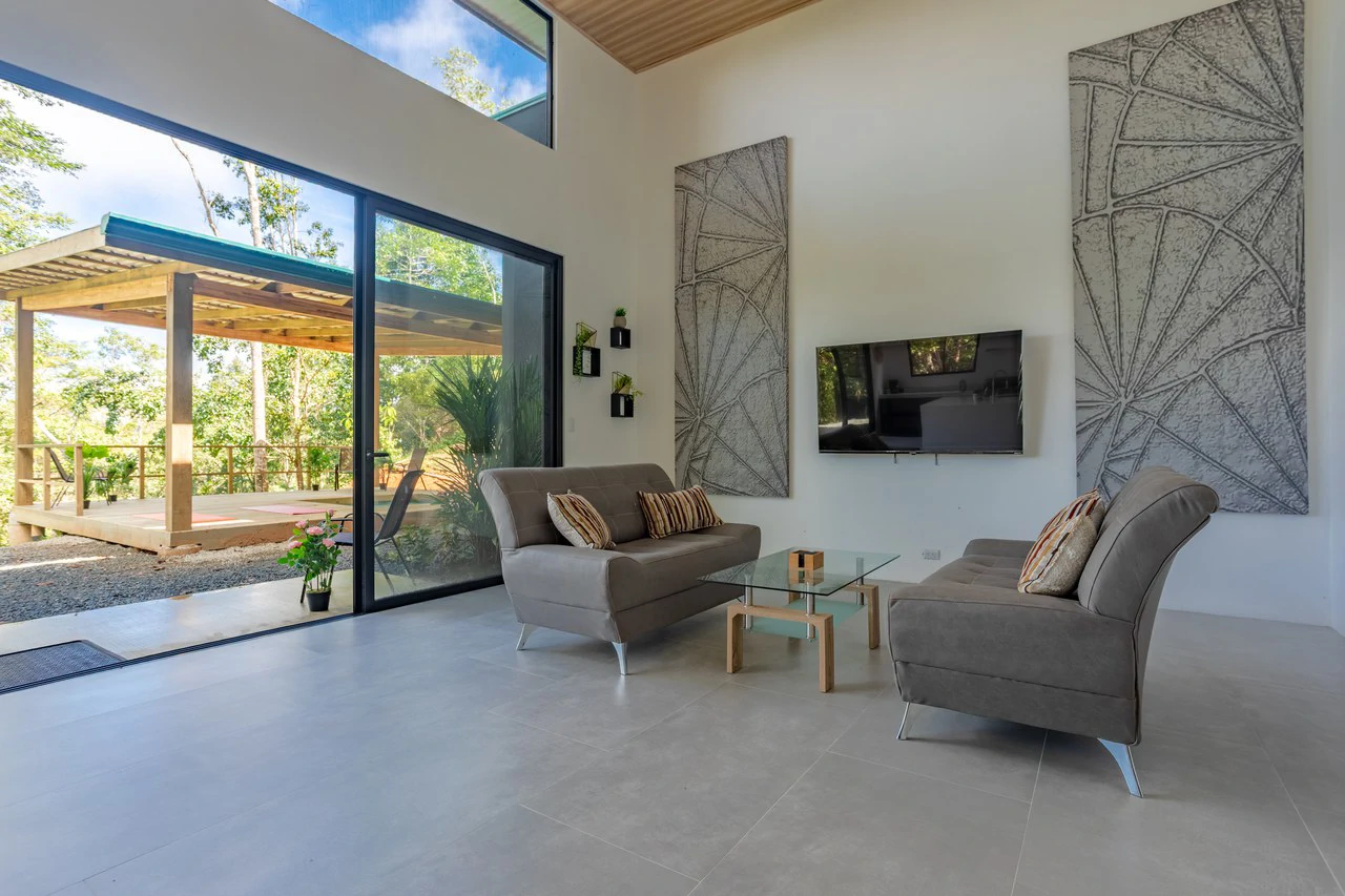 Home with Additional Building Areas and Creek on 3.5 Acres - Gallery image 11