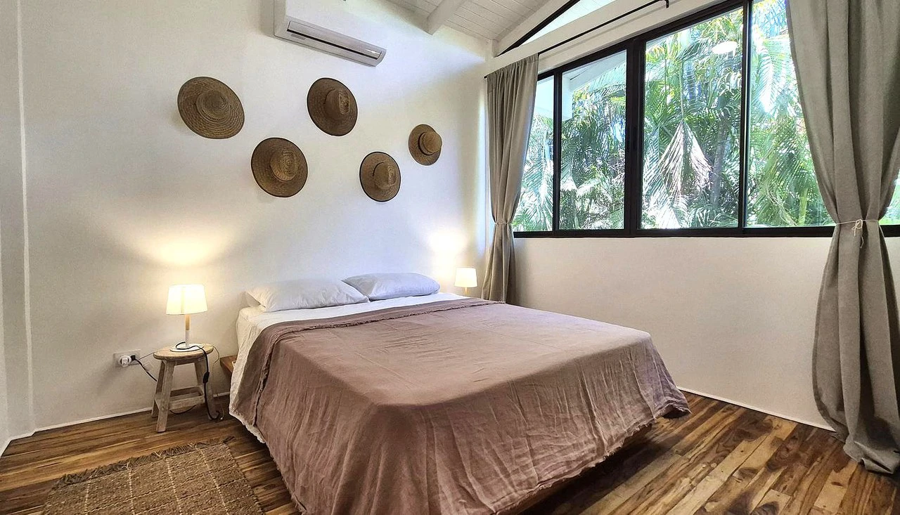 Casa Sol: Casa Sol – A Tropical Beach-Style Home with Pool, Designed for Year-Round Vacation Living - Gallery image 17