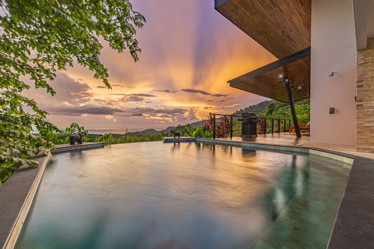 Casa Markissa: Luxury Oceanview Villa with Proven Rental Income. - Gallery image 37