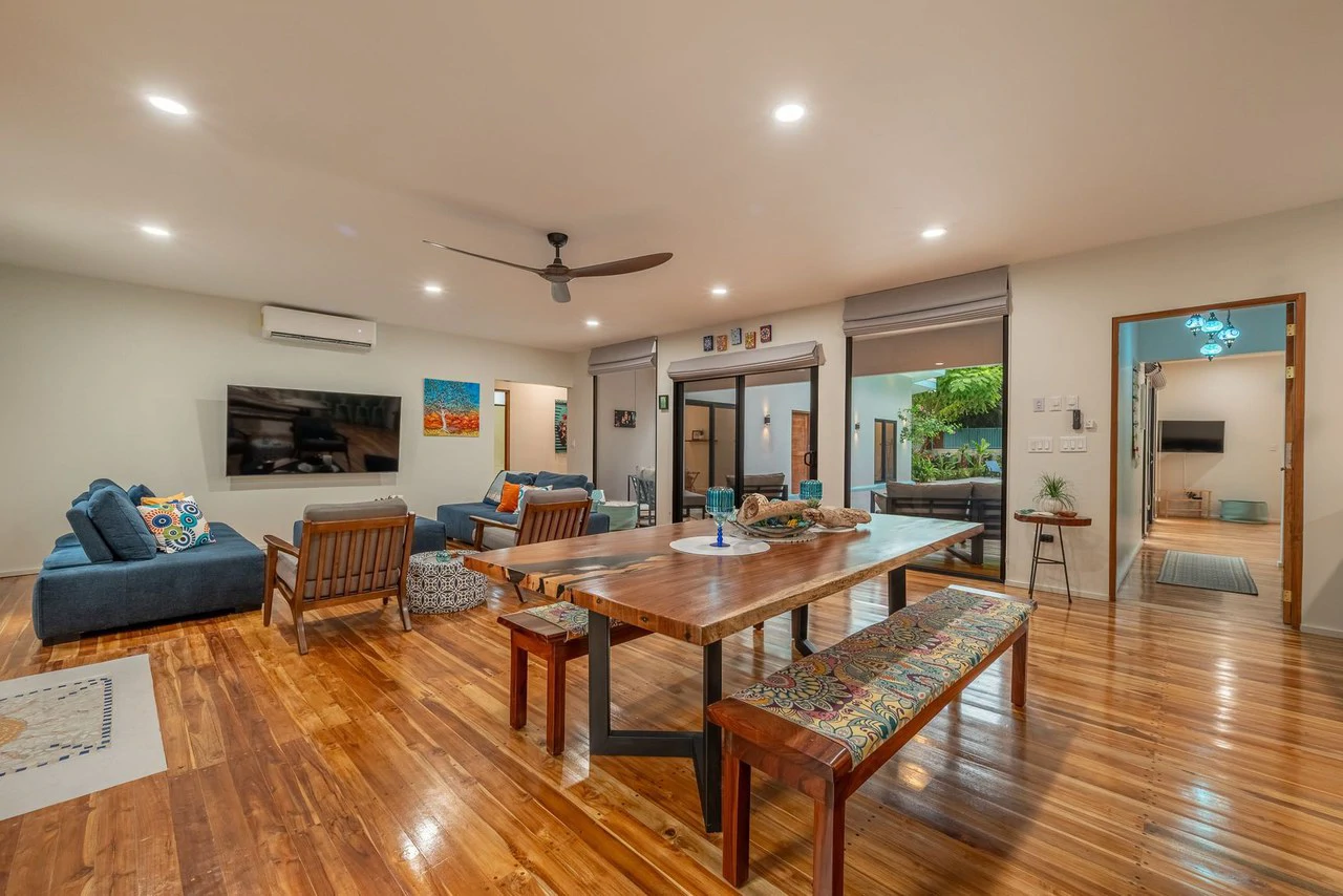 Casa Loto Azul: Exceptional Residence in Palm Beach Estates — Walk to Beach & Dining - Gallery image 4