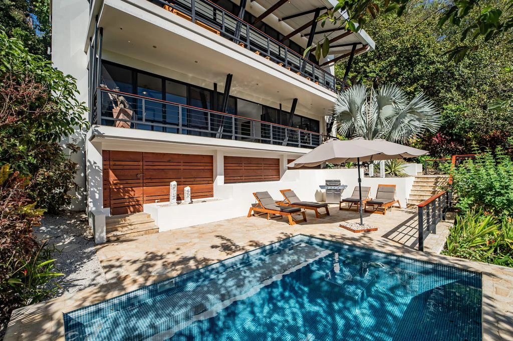 Casa Que Pasa: Exquisite Contemporary Hillside Home in a 1.6-acre Property Overlooking The Pacific Ocean - Enjoy Coastal Living in a Prime Location - Gallery image 6