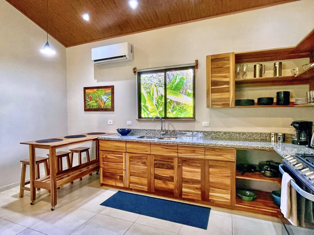 .075 ACRES – 2 Bedroom New Construction Home, Walk to the River, 5min to Playa Matapalo, 15min to Dominical!!!! - Gallery image 11