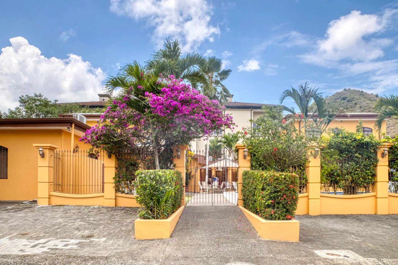 Price Reduced! Income-Generating Property in Costa Rica – Turnkey & Active Rental Business - Gallery image 2