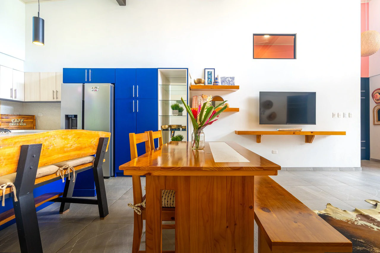 Modern 3 Bedroom Home - Walking distance to it all! - Gallery image 42