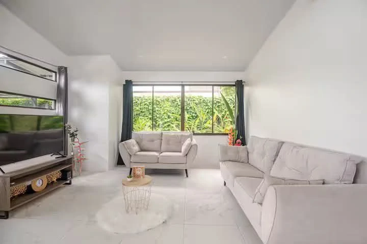 Butterfly Wings House 3 Bed 2 Bath Walking Distance To Town - Gallery image 15