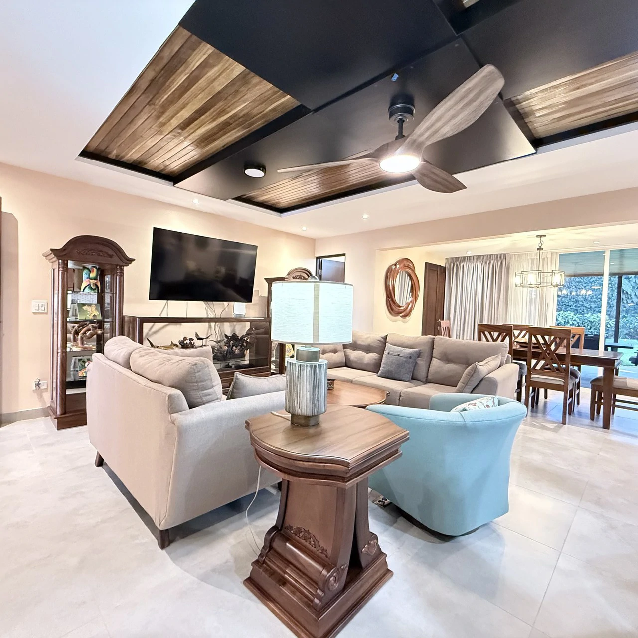 Unique Oversized Lot Home in Ciudad del Mar with 4 Covered Parking - Gallery image 8