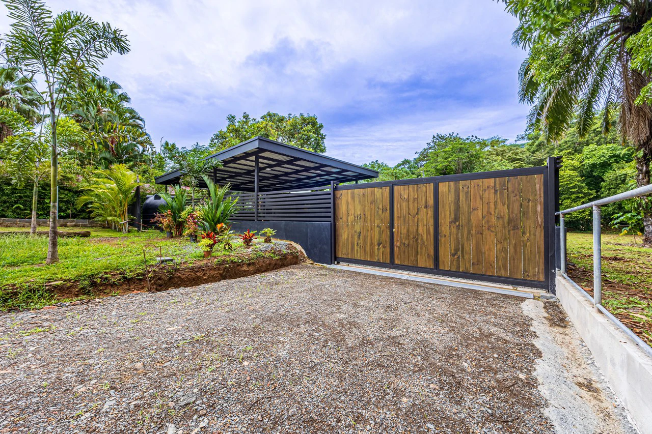 Gorgeous Brand New 3br Home close to Dominical with extra land.: House For Sale in Hatillo - Gallery image 33