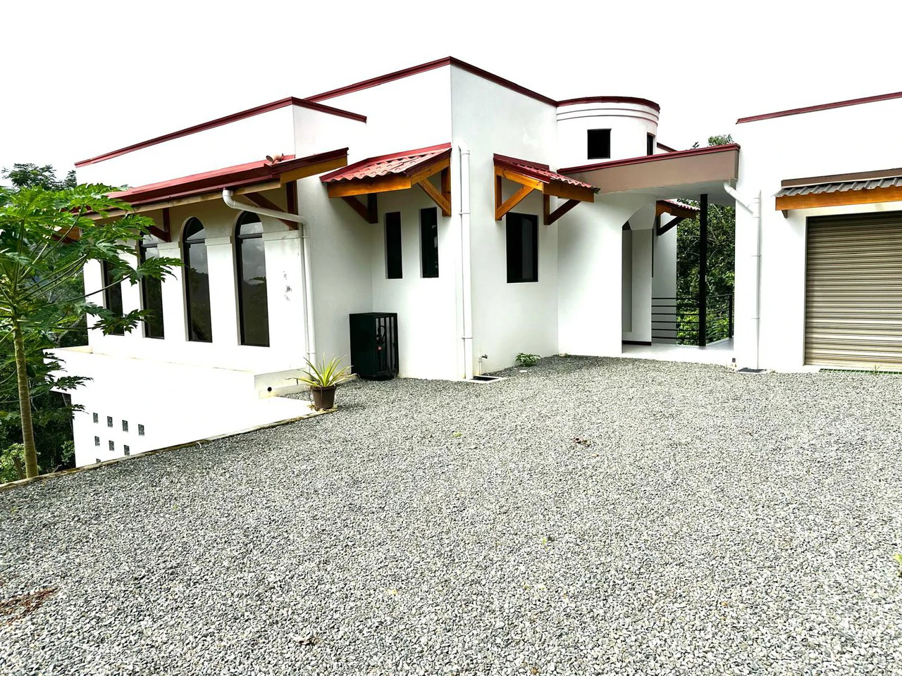 HOLOS Community Modern 2-Bedroom Mountain Home with Diamante Waterfall Views