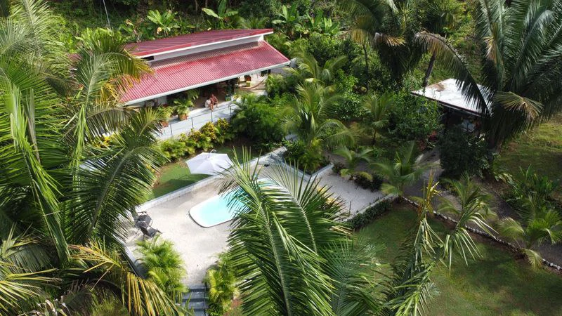 Entre Palmas Retreat: Near the Coast House For Sale in Playa Samara