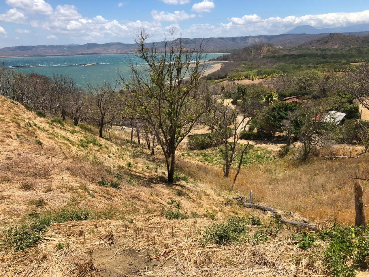 Prime ocean view property for sale, just 70 meters from the public beach area - Gallery image 3