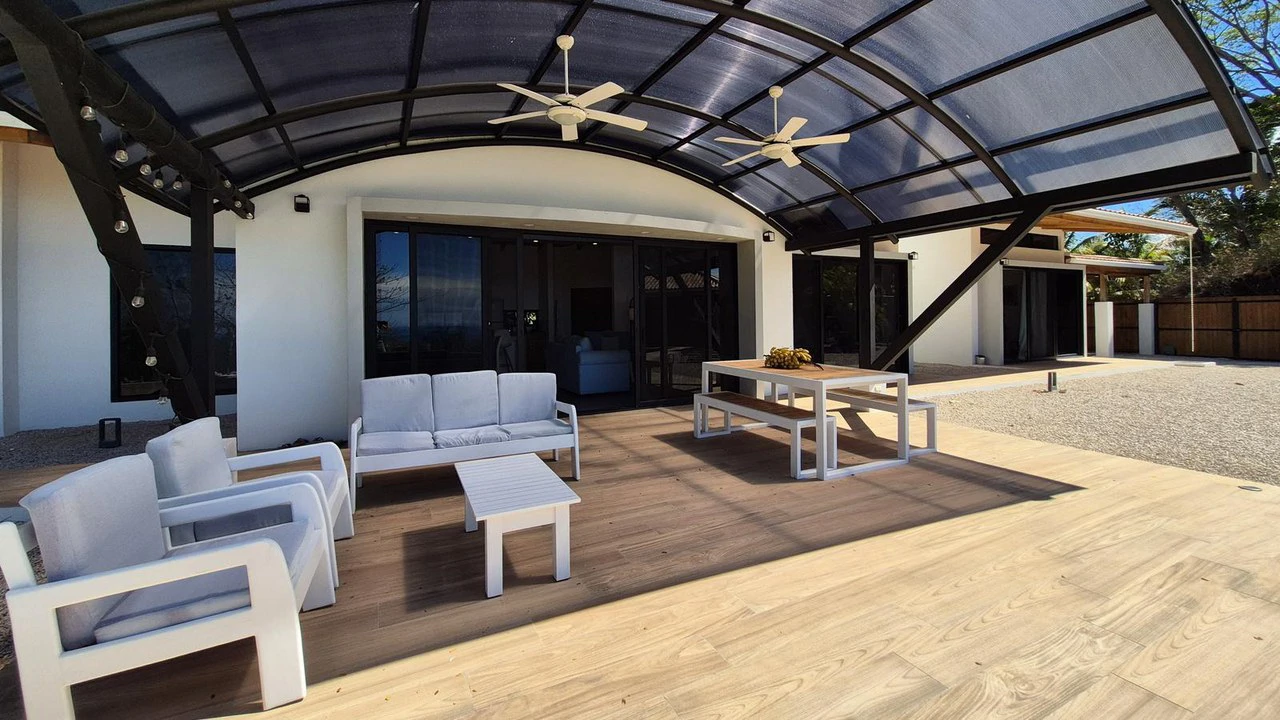 Casa Happy Eden: Elegant Ocean View Villa with Infinity Pool in Exclusive Boca del Toro – minutes from Carillo Beach - Gallery image 10