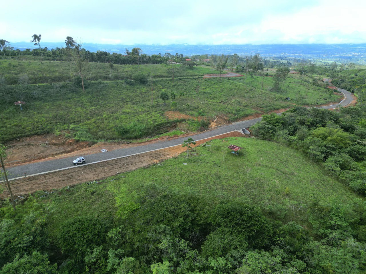 Lote 46 RISE: BEAUTIFUL 1.37-ACRE LOT WITH CREEK FOR SALE IN THE HEART OF THE RESIDENCIAL RISE, SANTA ELENA - Gallery image 14