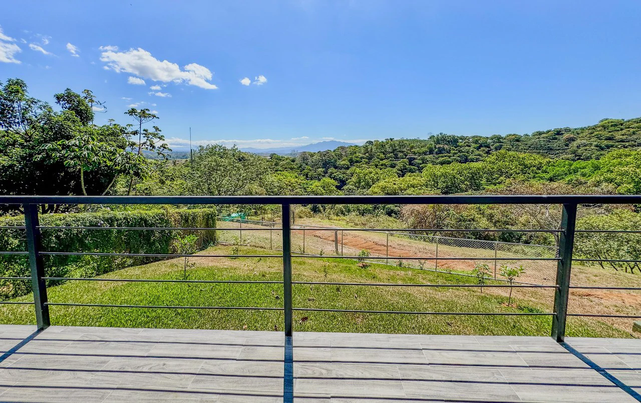 Modern House with Panoramic Views in Naranjo - Gallery image 10