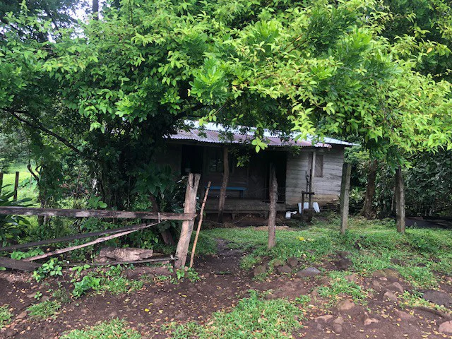 Warm Spring Mountain Property in a tropical landscape and antique wooden house,  50 minutes from Liberia city - Gallery image 12