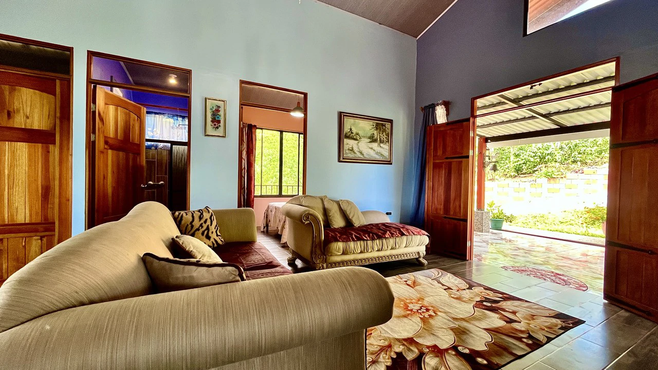 Mountain and Countryside House For Sale in Daniel Flores - Gallery image 6