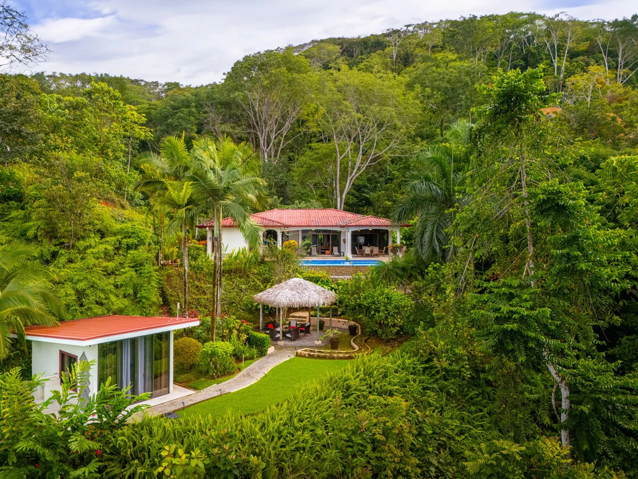Ocean Mountain View with Privacy! Casa Carpe Diem: Mountain House For Sale in Ojochal - Gallery image 4