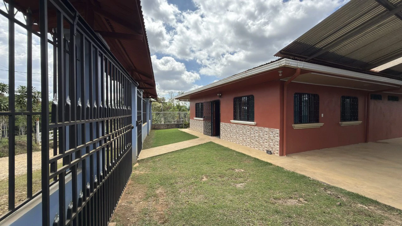 Countryside House For Sale in San Isidro del General - Gallery image 2