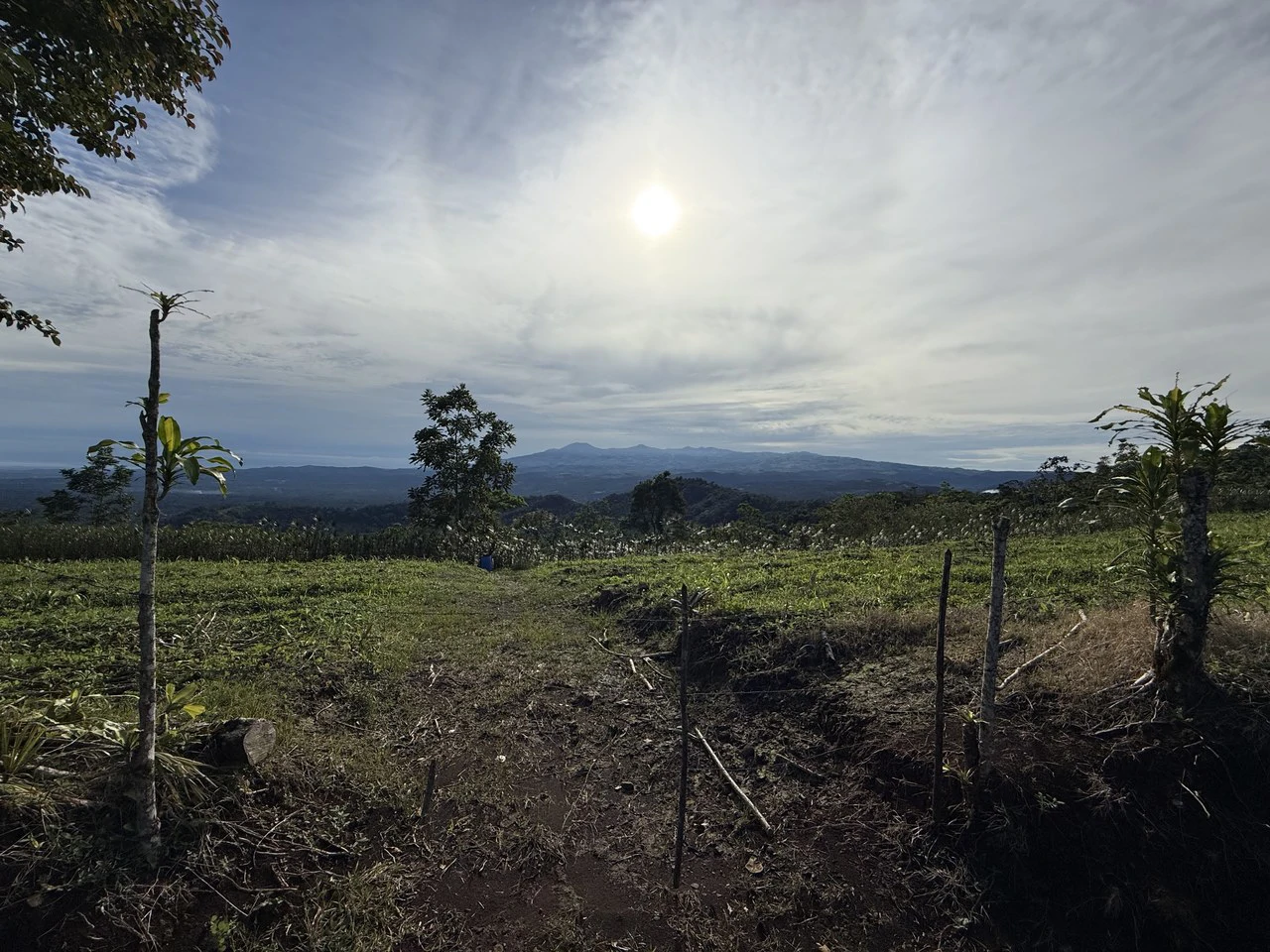 Spectacular views 13.81 acres lot - Great Location for dream home or cabins - Gallery image 8