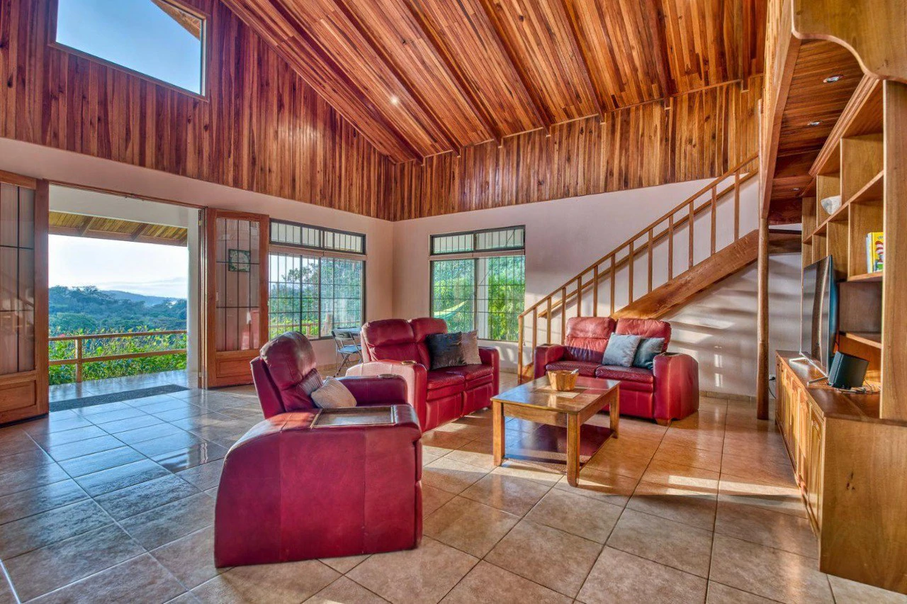 Ideal B & B Property: 3 separate Buildings. Lake & Volcano View. Owner financing available. - Gallery image 9
