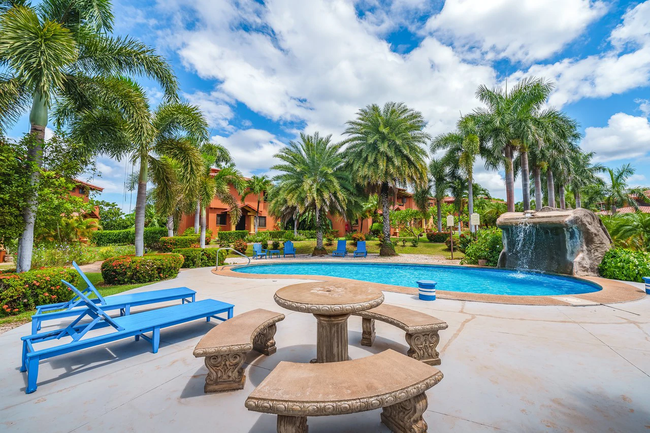 Iguana Villas #2: Perfectly Remodeled 2BR Villa at White Sand Beach - Gallery image 5