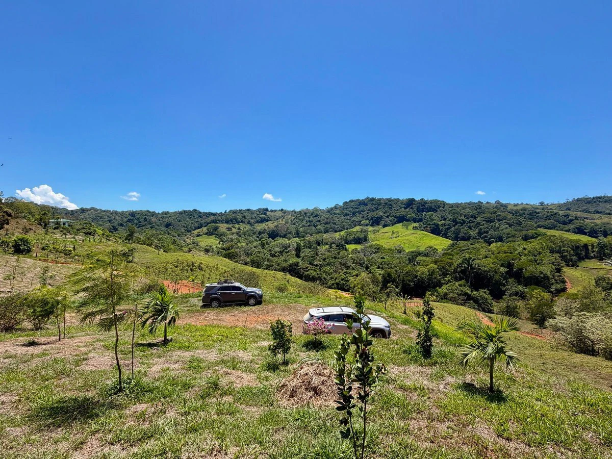 8.77 ACRES – Private Land Just 20 Min to Dominical, Beautiful Mountain Views, Legal Water, Electricity, Public Road, Private Setting, Ready to Build!!!! - Gallery image 18