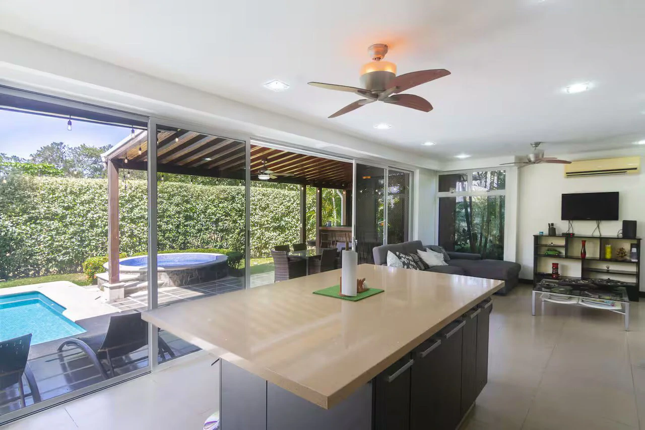 Fantastic Home in Punta Leona: Pool and Solar Panels in a Sought After Neighborhood Close to the Beach! - Gallery image 12