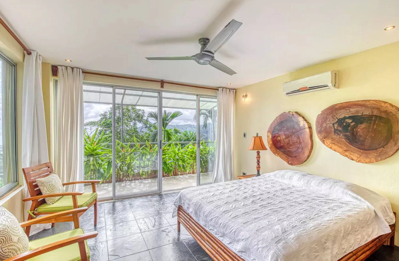 2.4 ACRES – 3 Bedroom Main Home Plus 1 Bedroom Casita And Cabina, Luxury Ocean View Property, 15min to Dominical!!: Near the Coast and Mountain House For Sale in Lagunas - Gallery image 21