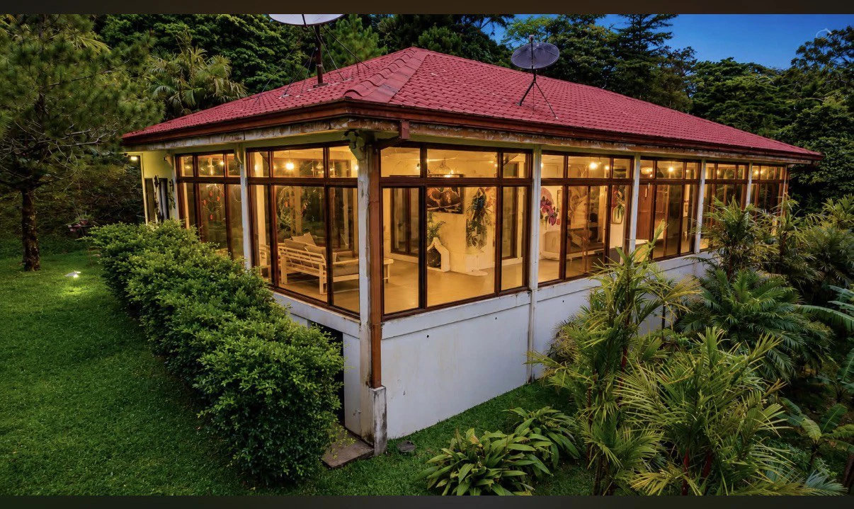 Designer Villa: Stunning designer Villa on 2 acres of land - Gallery image 3
