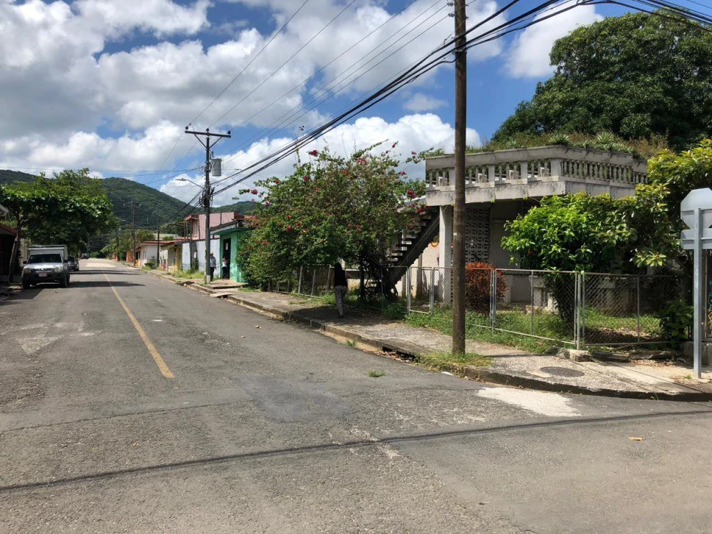 Corner lot in the Center of Nicoya - Gallery image 2