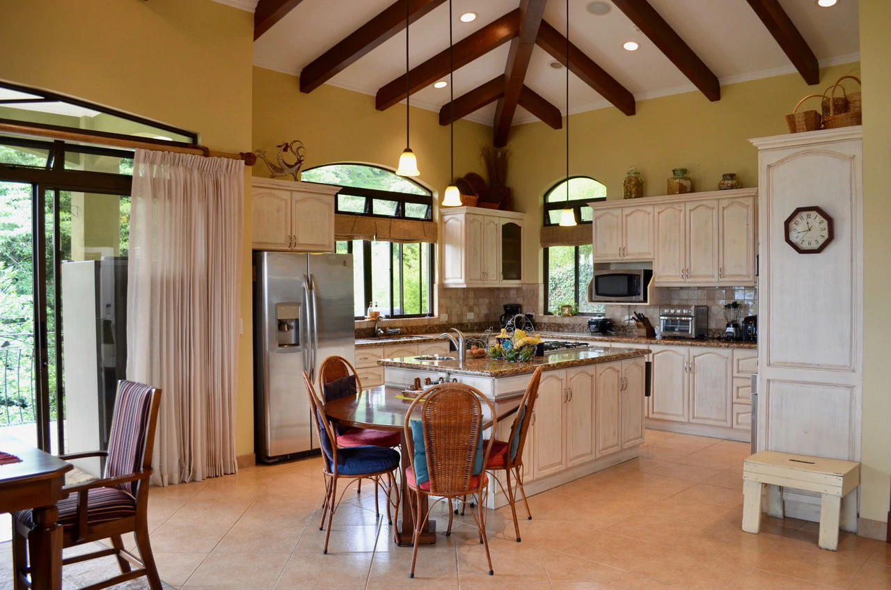 Mountain Condominium For Sale in Ciudad Colón - Gallery image 26