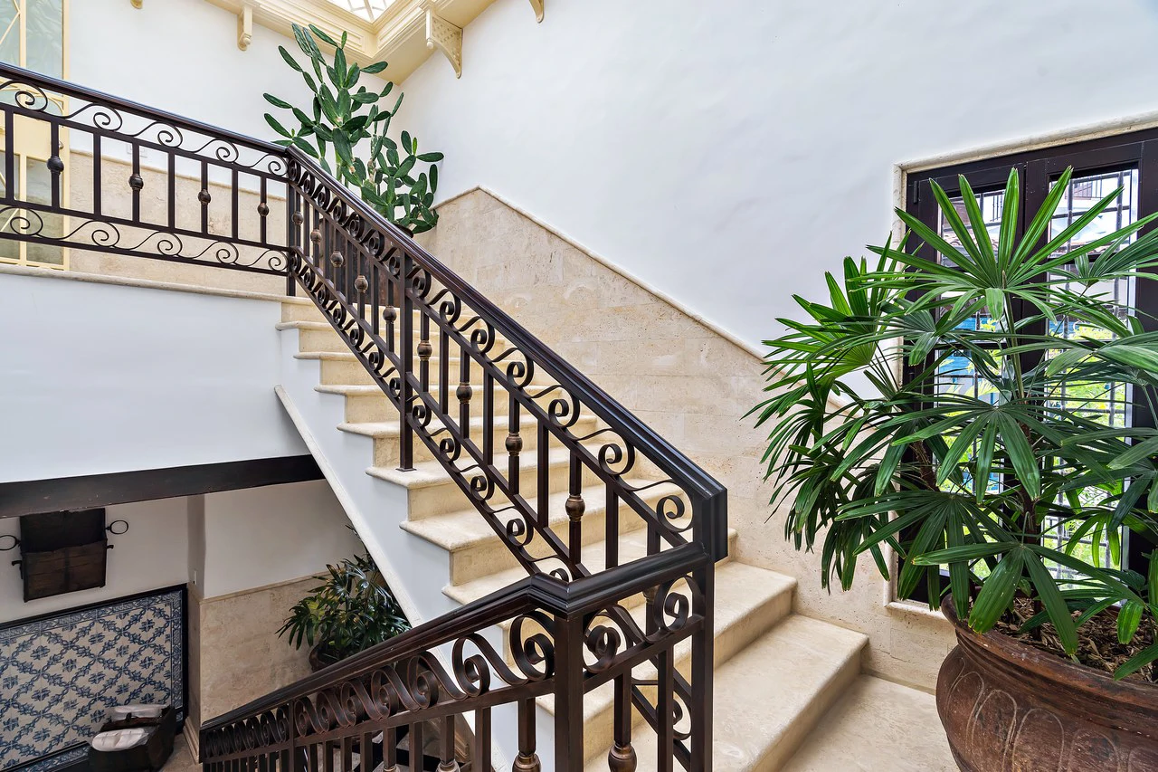 27 Cartagena: Unique Luxury Beachfront Home - Gallery image 31