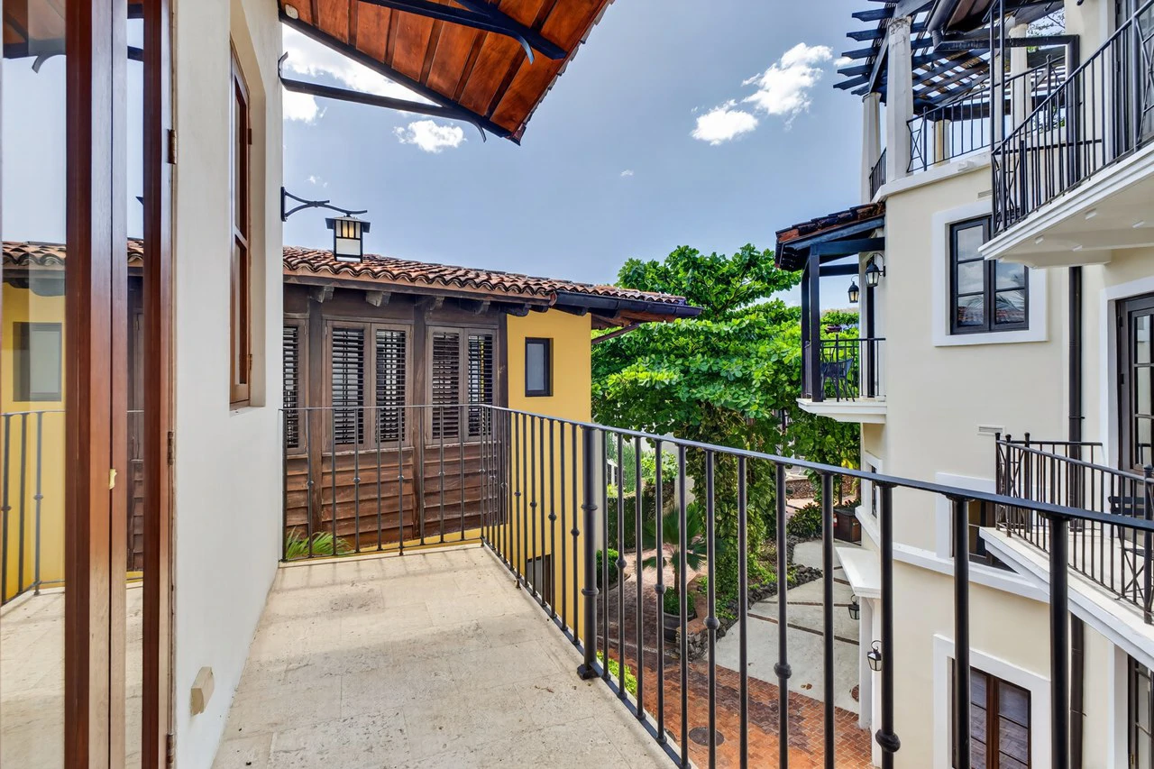 25 Paseo Del Mar: Best-Priced Beachfront Home in Las Catalinas - Gallery image 41