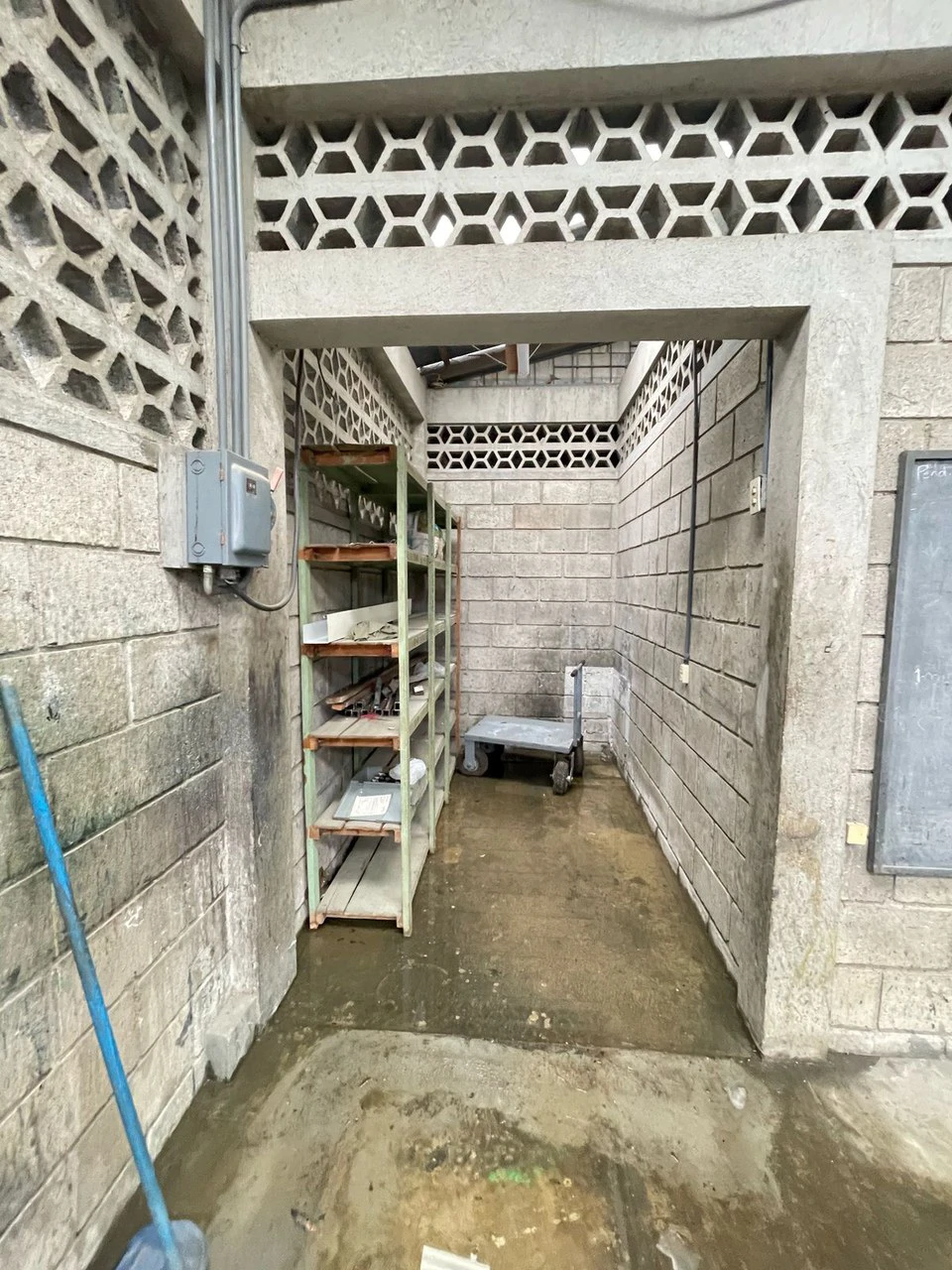Warehouse and Mixed-Use Property for Sale in Desamparados: Warehouse For Sale in Desamparados - Gallery image 19