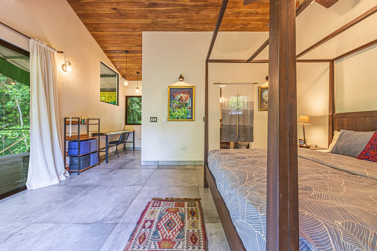 Tropical Hideaway – 7 Acres of Secluded Riverfront with a 3-Bedroom Home: Mountain House For Sale in Bahía Ballena - Gallery image 16