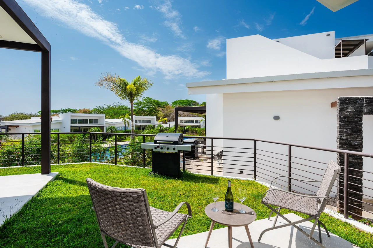 The Enclave: Ultra-Modern 5 Bedroom Villa Located Minutes From the Beach! - Gallery image 16