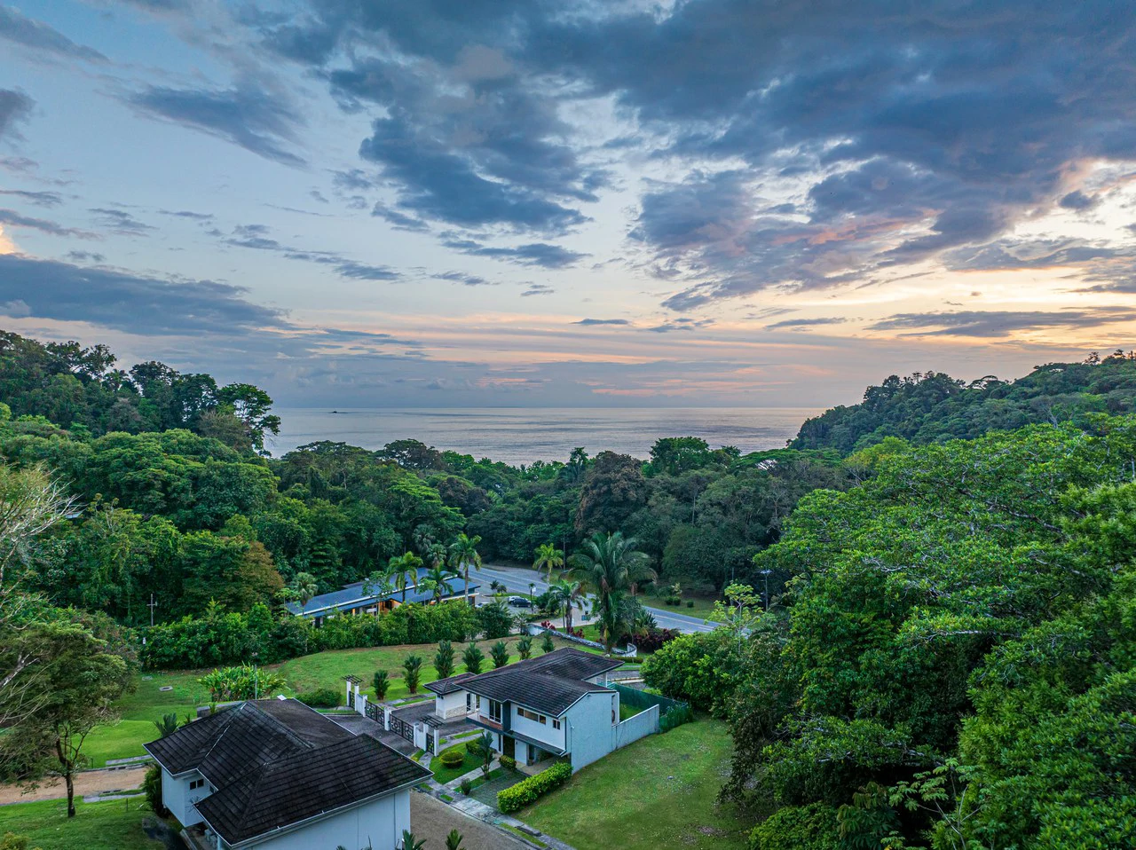 Elegant Tropical Villa Steps from Playa Hermosa – Gated Community - Gallery image 51