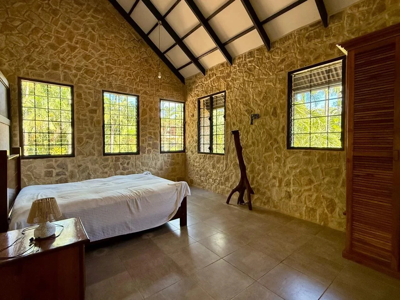 STONE CASTLE: $622,000 USD Your very own "Private Stone Castle" in Costa Rica's Blue Zone. - Gallery image 19
