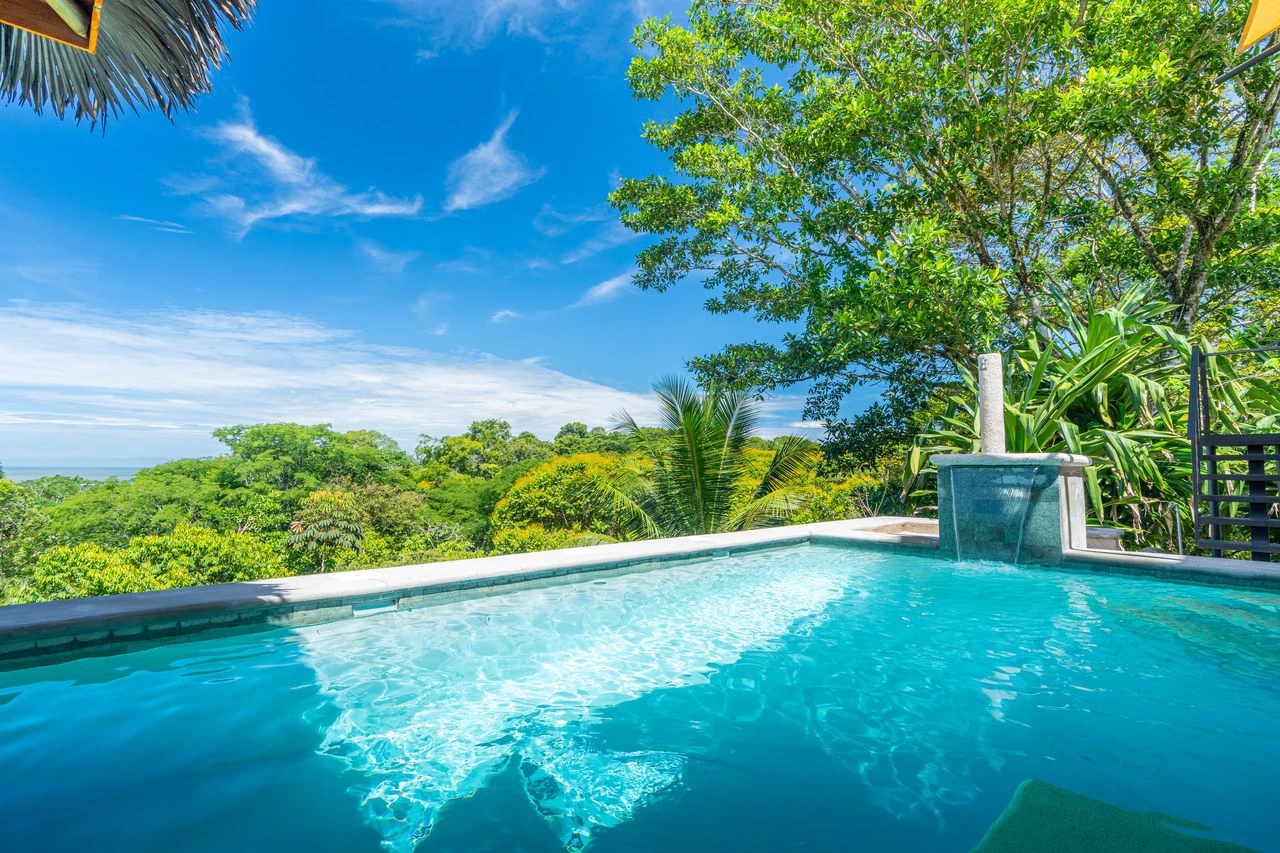 Casa Chiquita: Ocean View Retreat in the Heart of Ojochal – 3 Bed, 3 Bath with Pool, Fruit Trees & Prime Location - Gallery image 18