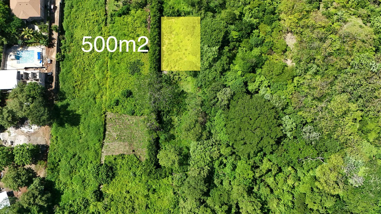 500 m² Lot in Salinitas: 6 Minutes to Playa Grande