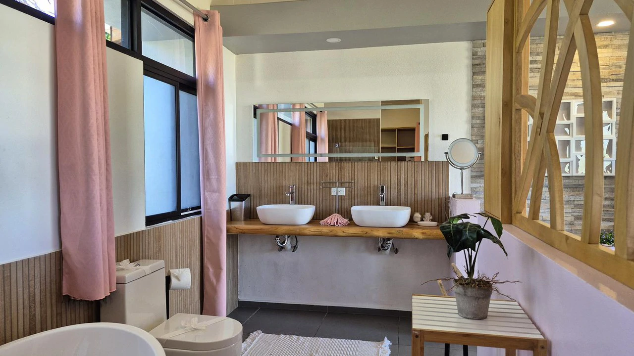 Casa Happy Eden: Elegant Ocean View Villa with Infinity Pool in Exclusive Boca del Toro – minutes from Carillo Beach - Gallery image 15