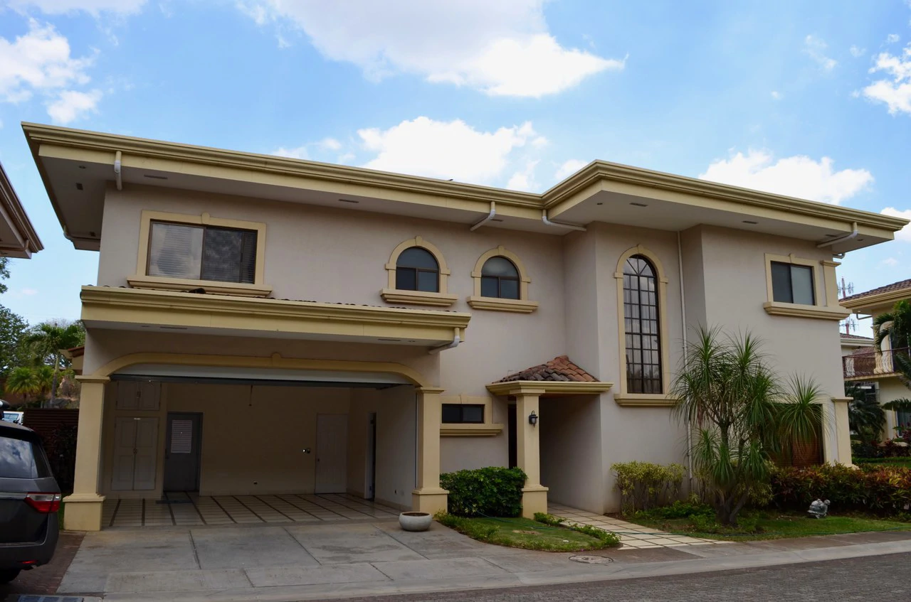House for sale in Belen, Heredia, Costa Rica. Totally furnished!!! - Gallery image 4