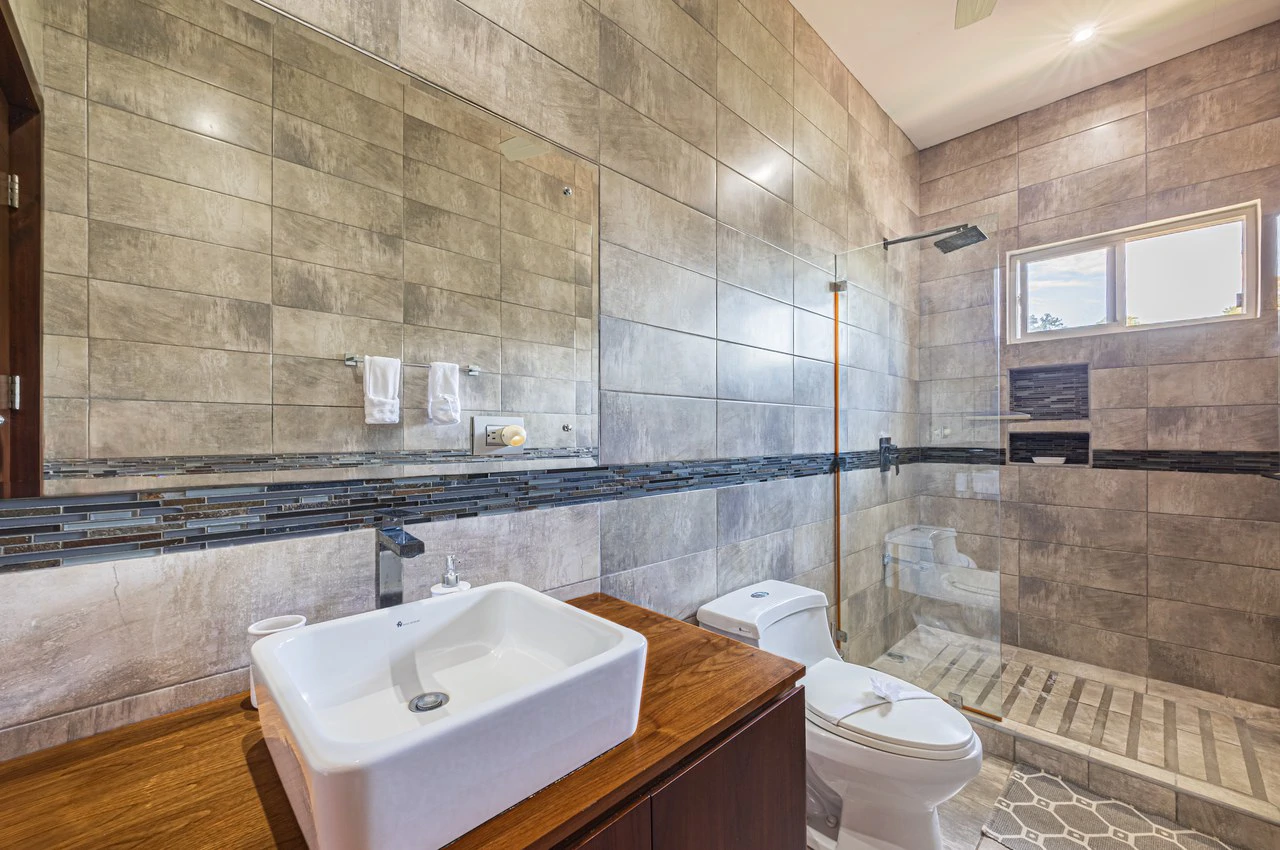 Elegant Tropical Villa Steps from Playa Hermosa – Gated Community - Gallery image 27